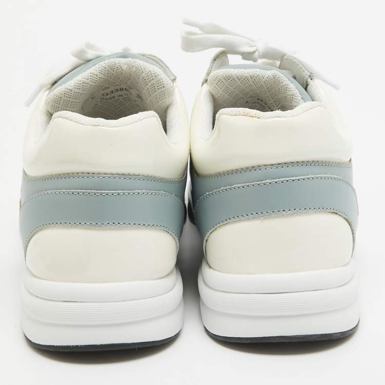 Pre Owned Chanel Blue/White Patent and Leather CC Low Top Sneakers Size 39