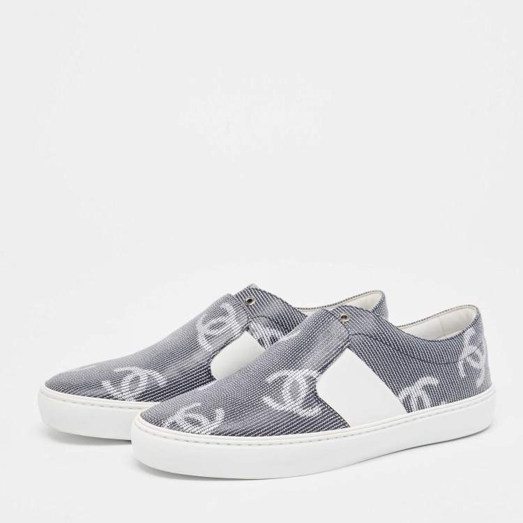 Pre Owned Chanel Navy Blue/White Leather CC Embroidered Slip on Sneakers Size 39