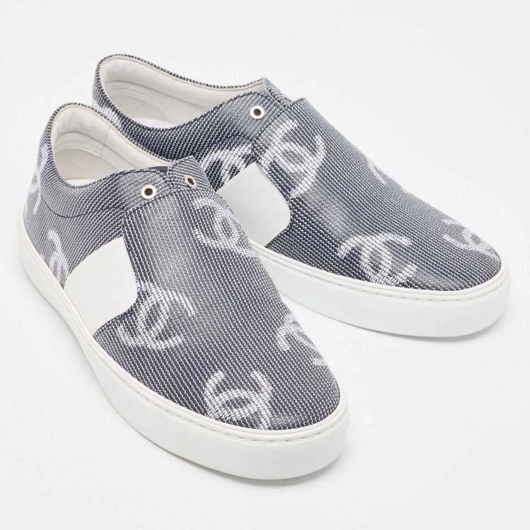 Pre Owned Chanel Navy Blue/White Leather CC Embroidered Slip on Sneakers Size 39