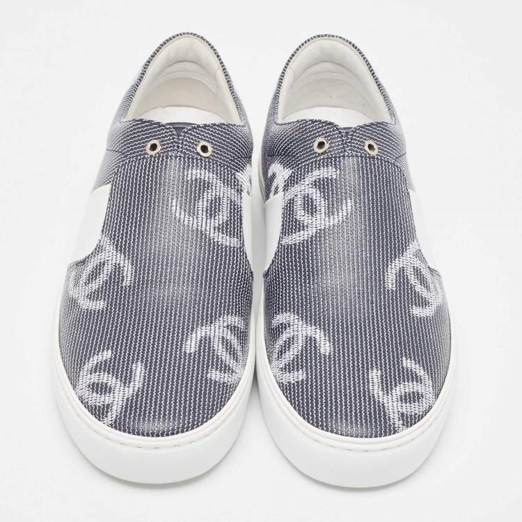 Pre Owned Chanel Navy Blue/White Leather CC Embroidered Slip on Sneakers Size 39