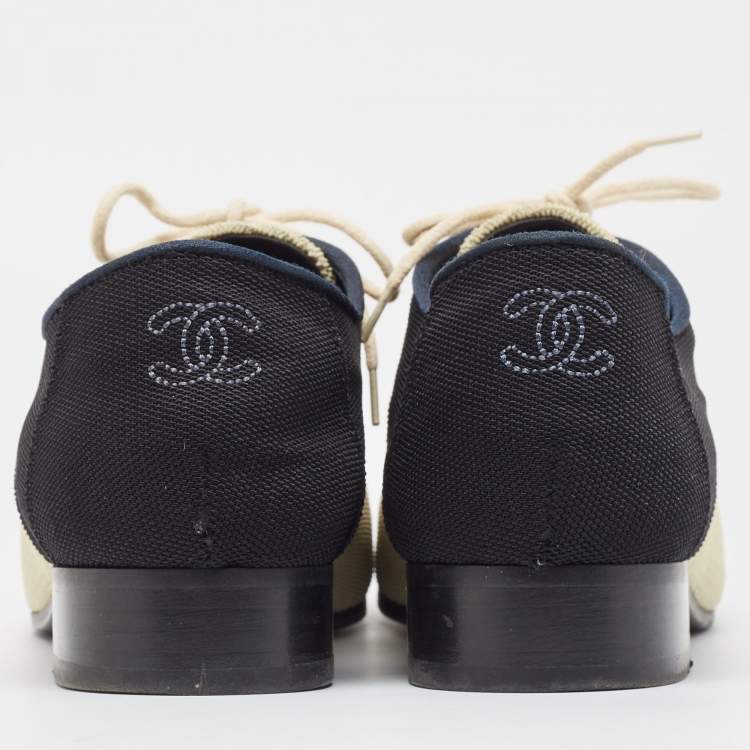 Pre Owned Chanel Black/Cream Canvas CC Lace Up Derby  Size 38.5