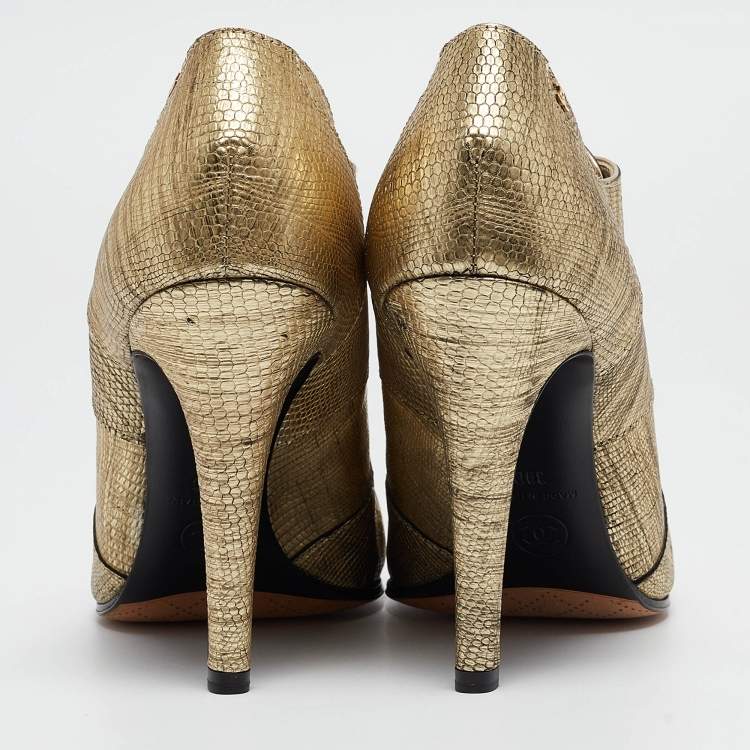 Pre Owned Chanel Metallic Gold Lizard Embossed Interlocking CC Logo Boots Size 39