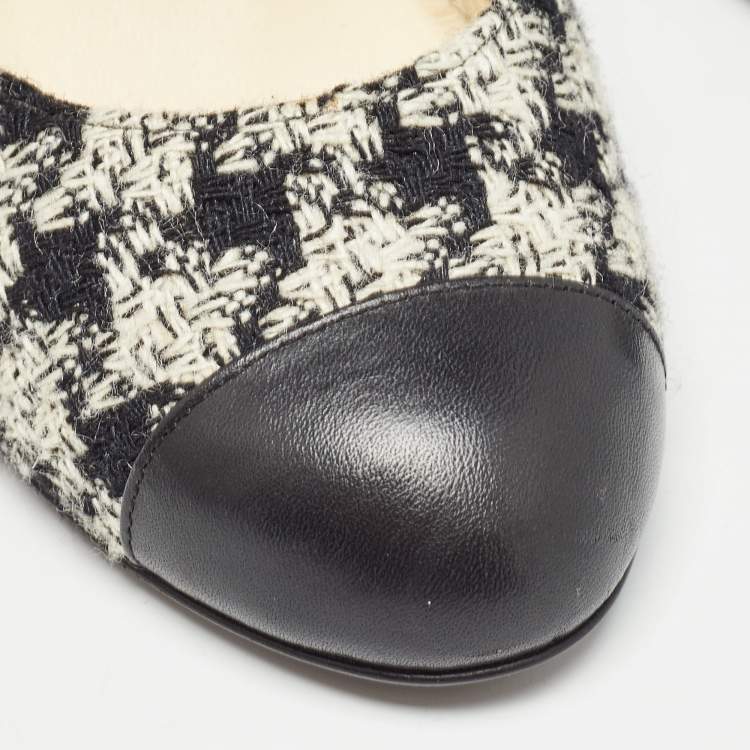 Pre Owned Chanel Black/White Tweed and Leather Cap Toe CC Pumps Size 38.5