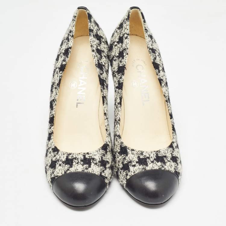 Pre Owned Chanel Black/White Tweed and Leather Cap Toe CC Pumps Size 38.5