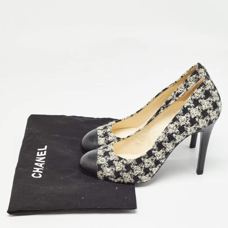 Pre Owned Chanel Black/White Tweed and Leather Cap Toe CC Pumps Size 38.5
