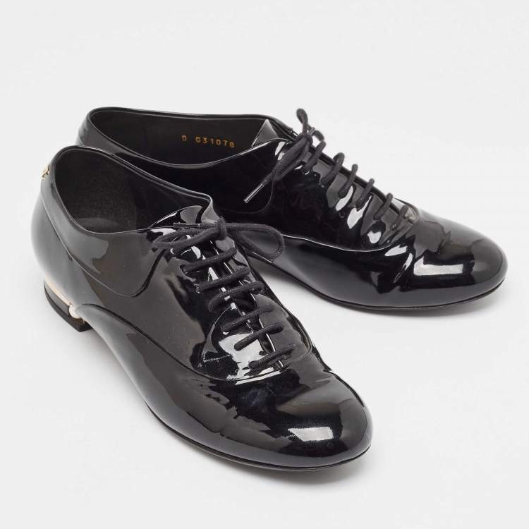 Pre Owned Chanel Black Patent Leather CC Lace Up Oxfords Size 40.5 