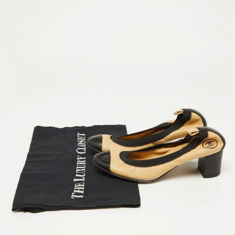 Pre Owned Chanel Beige/Black Leather Cap Toe Scrunch Ballet Pumps Size 36