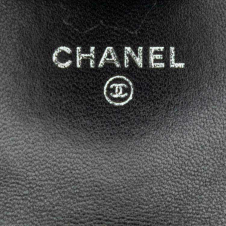Pre Owned Quilted Lambskin So Black CC Hook Card Holder