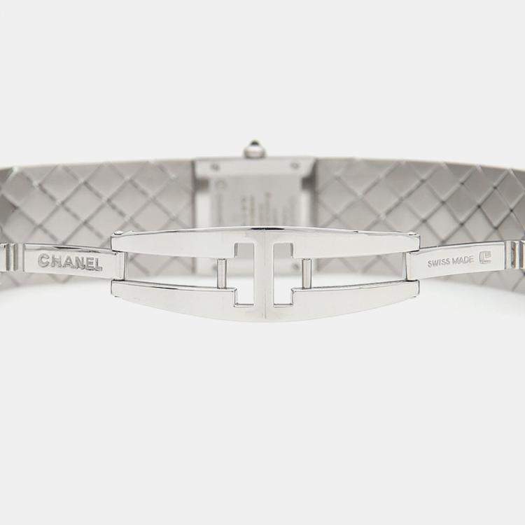 Pre Owned Chanel Matelasse Quartz Black Stainless Steel Women's Wristwatch 19 mm