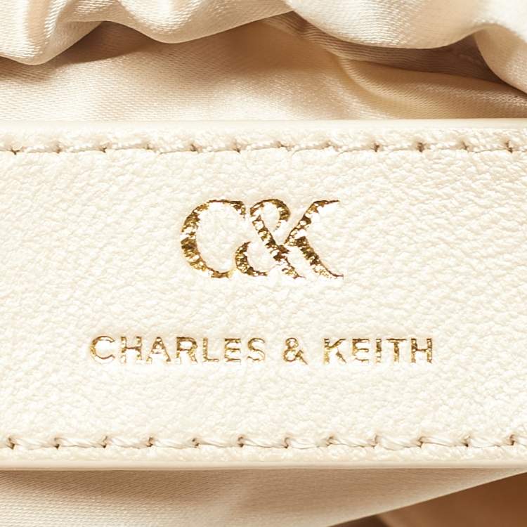 مملوكة مسبقًا Charles & Keith Light Cream Beaded Chain Bucket Bag