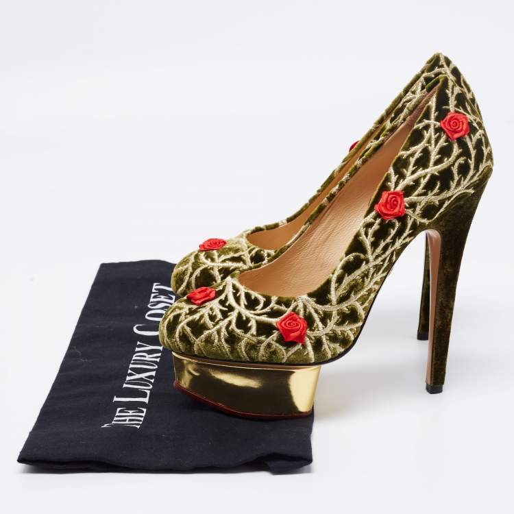مملوكة مسبقًا Charlotte Olympia Green/Red Velvet Floral Applique Dolly Platform Pumps Size 36 