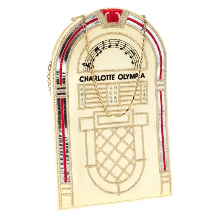مملوكة مسبقًا Charlotte Olympia Cream Patent Leather Chain Clutch