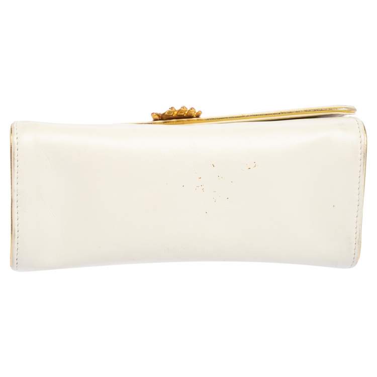 Pre Owned Charlotte Olympia White Leather Hands Off Clutch