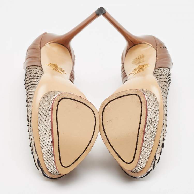 مملوكة مسبقًا Charlotte Olympia Gold/Silver Python Leather Platform Pumps Size 37.5
