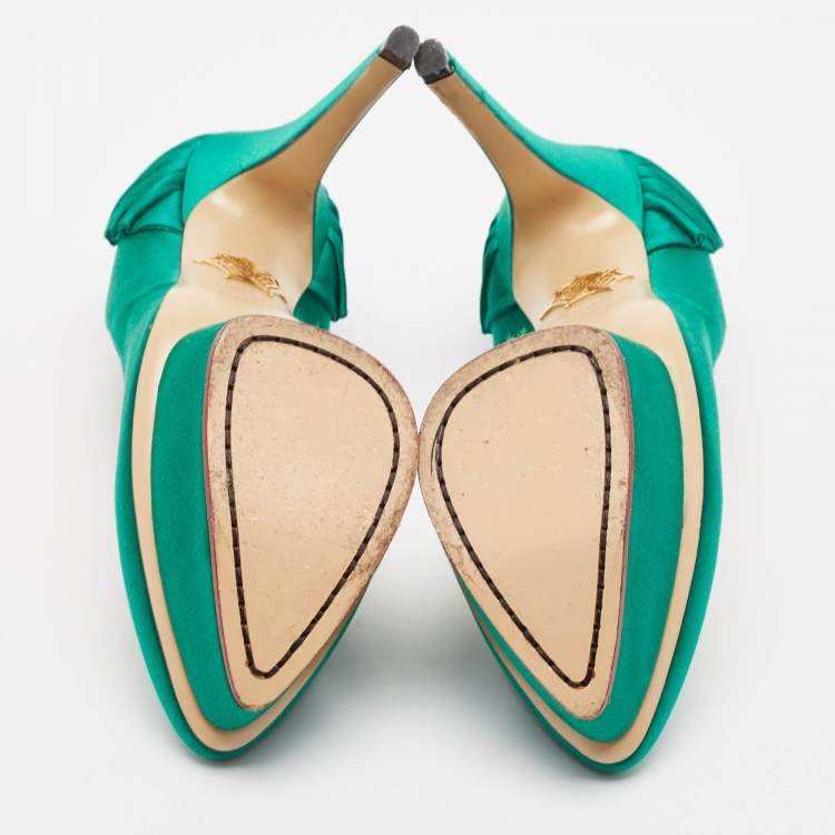 Pre Owned Charlotte Olympia Green Satin Paloma Platform Pumps Size 37.5