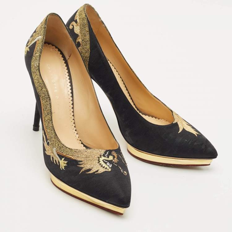 مملوكة مسبقًا Charlotte Olympia Black Fabric Debbie Dragon Pointed Toe Platform Pumps Size 41