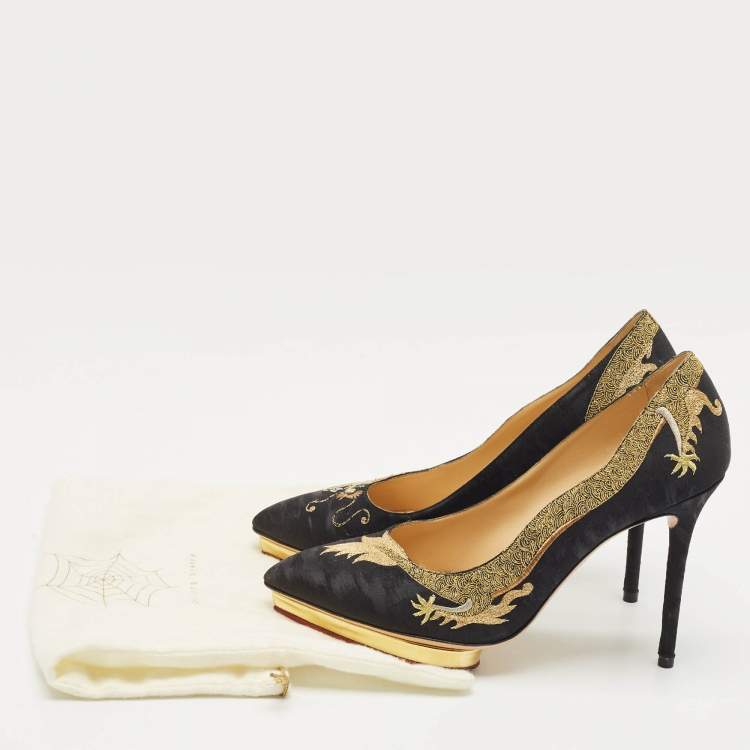 مملوكة مسبقًا Charlotte Olympia Black Fabric Debbie Dragon Pointed Toe Platform Pumps Size 41