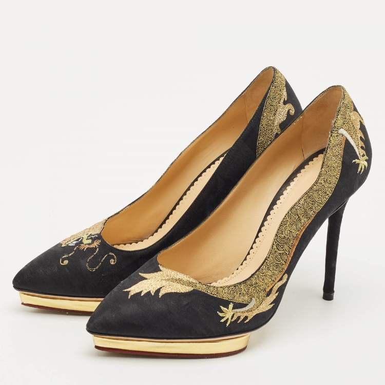 مملوكة مسبقًا Charlotte Olympia Black Fabric Debbie Dragon Pointed Toe Platform Pumps Size 41