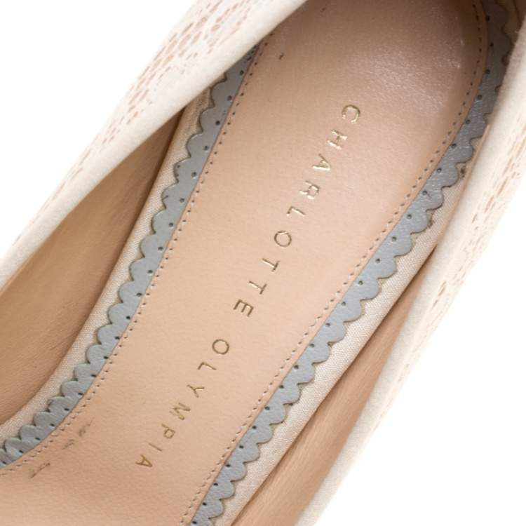Pre Owned Charlotte Olympia Beige Lace and Satin Monroe Pointed Toe Pumps Size 39
