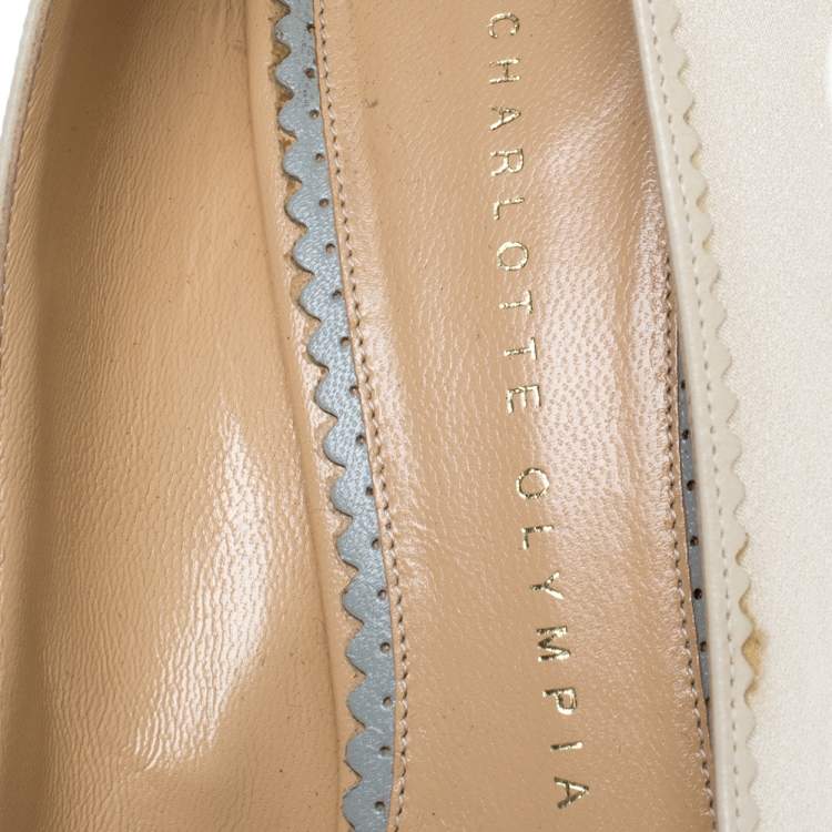 مملوكة مسبقًا Charlotte Olympia Cream Canvas Desiree Pom Pom Pumps Size 41