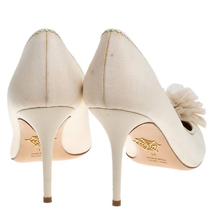 مملوكة مسبقًا Charlotte Olympia Cream Canvas Desiree Pom Pom Pumps Size 41