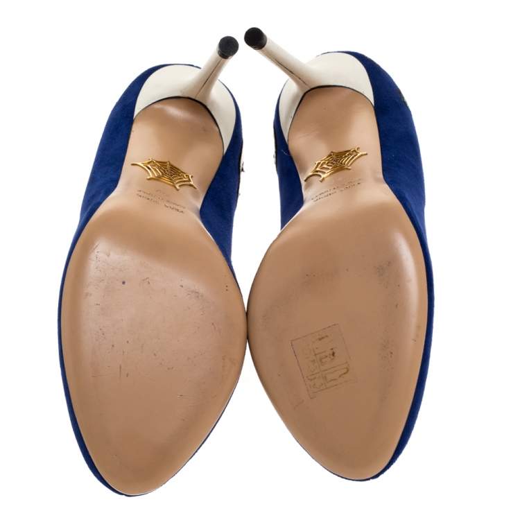 مملوكة مسبقًا Charlotte Olympia Blue Suede Archie Comic Peep Toe Pumps Size 37