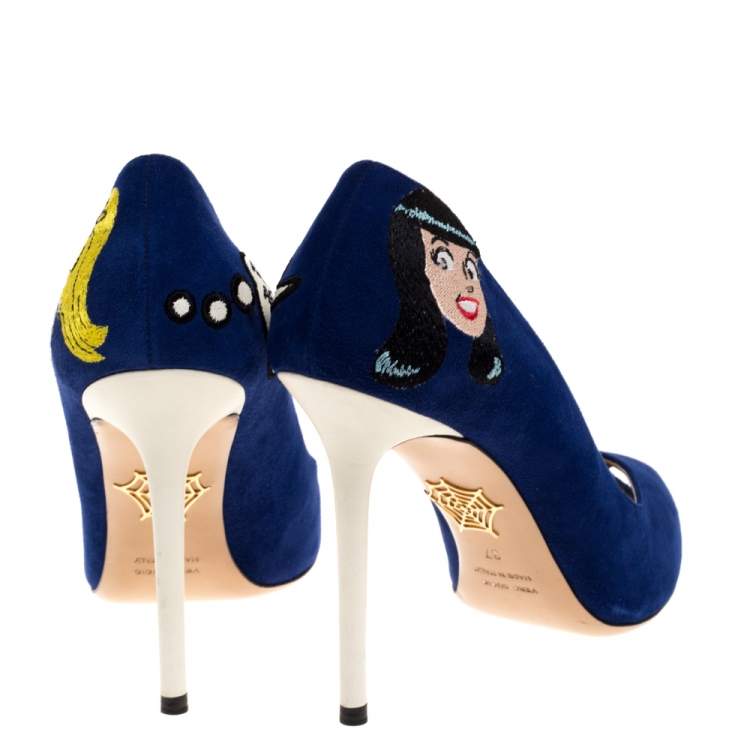 مملوكة مسبقًا Charlotte Olympia Blue Suede Archie Comic Peep Toe Pumps Size 37