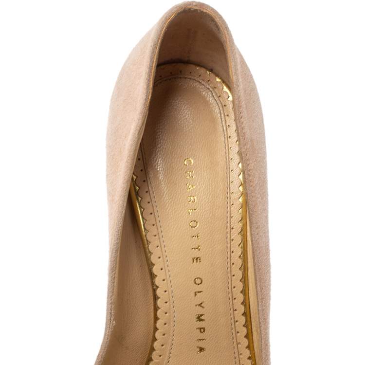 Pre Owned Charlotte Olympia Light Beige Suede Dolly Platform Pump Size 35.5