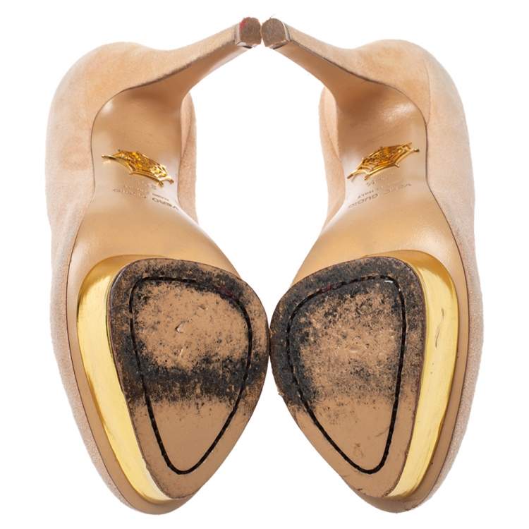 Pre Owned Charlotte Olympia Light Beige Suede Dolly Platform Pump Size 35.5