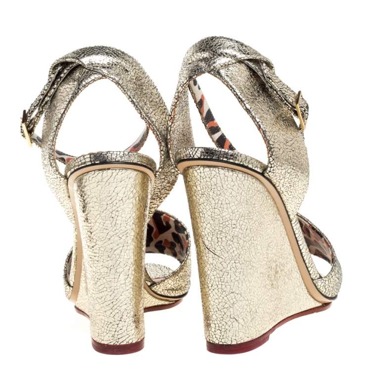 مملوكة مسبقًا Charlotte Olympia Metallic Gold Crackled Leather Mischievous Wedge Sandals Size 38