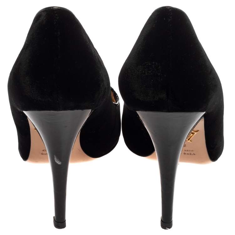 Pre Owned Charlotte Olympia Black Velvet Kitty Pumps Size 37.5
