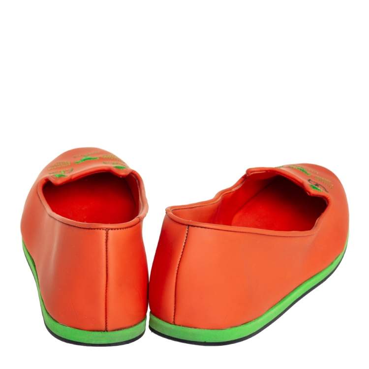 Pre Owned Charlotte Olympia Orange Rubber Kitty Flats Size 41