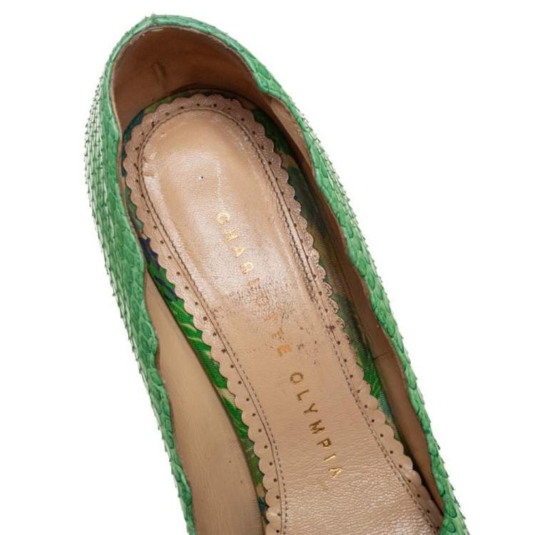 مملوكة مسبقًا Charlotte Olympia Green Python Leather Platform Pumps Size 36