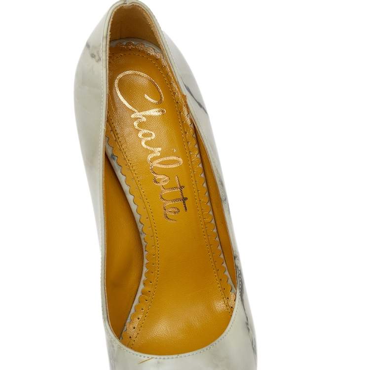 مملوكة مسبقًا Charlotte Olympia White/Grey Marble Print Leather Dolly Platform Pumps Size 35