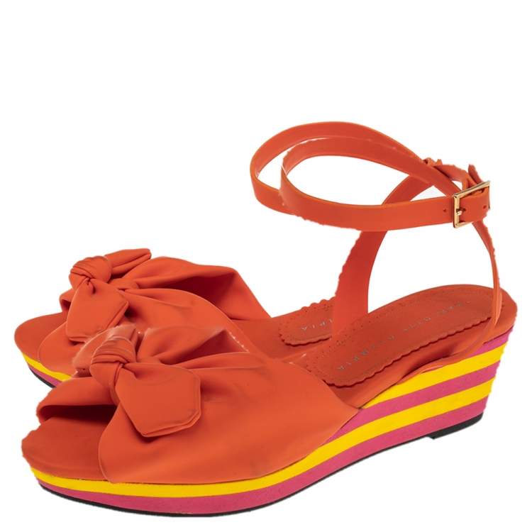 مملوكة مسبقًا Charlotte Olympia Multicolor PVC Bow Detail Ankle Strap Wedge Sandals Size 37.5