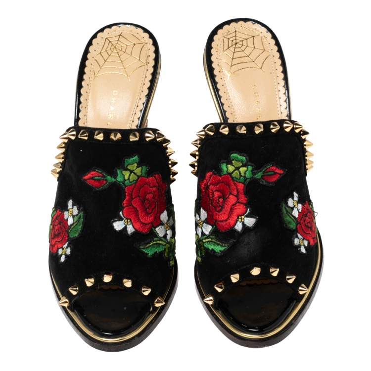 مملوكة مسبقًا Charlotte Olympia Black Suede Gail Floral Embroidered Open Toe Wedge Sandals Size 36