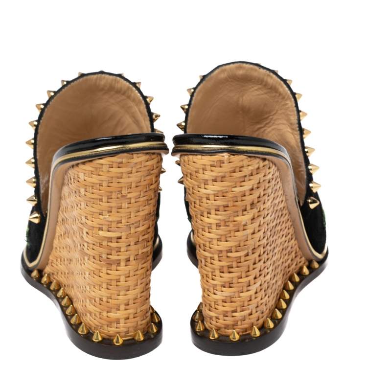 مملوكة مسبقًا Charlotte Olympia Black Suede Gail Floral Embroidered Open Toe Wedge Sandals Size 36