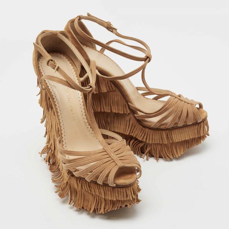 مملوكة مسبقًا Charlotte Olympia Tan Suede Winona Fringe Wedge Sandals Size 39