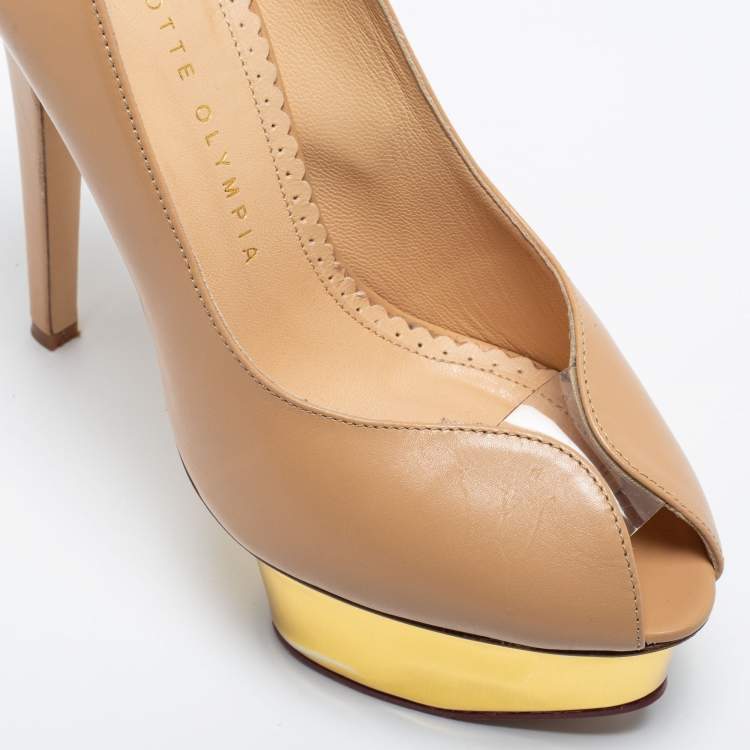 مملوكة مسبقًا Charlotte Olympia Beige Leather Daphne Platform Pumps Size 35