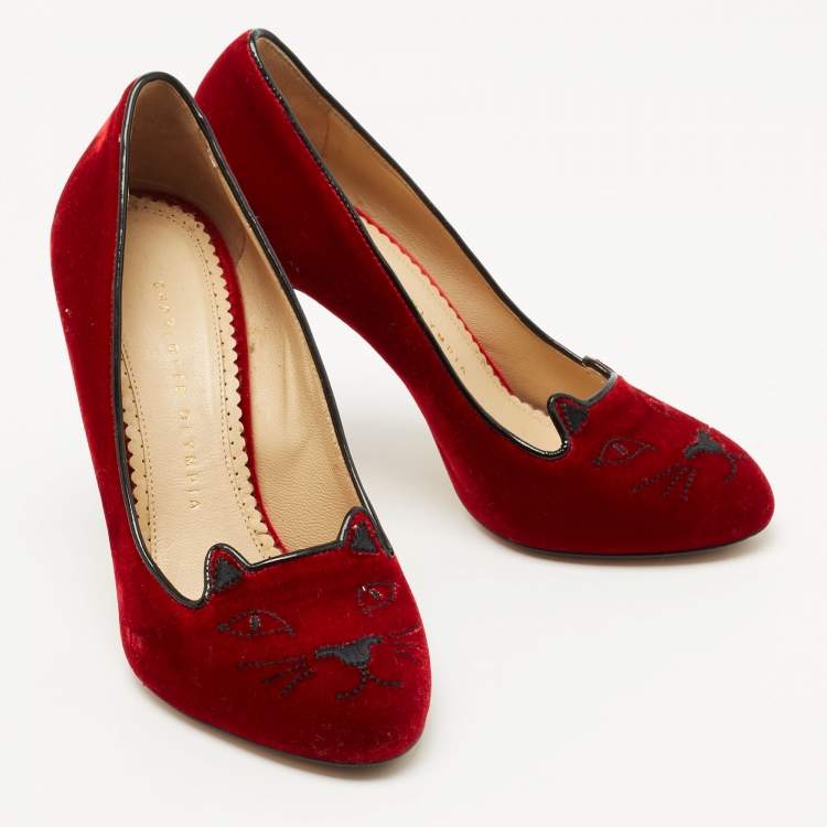 Pre Owned Charlotte Olympia Red Velvet Embroidered Kitty Pumps Size 37.5