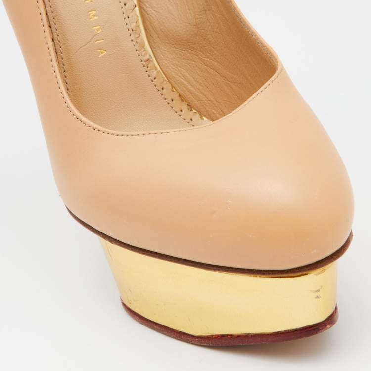 مملوكة مسبقًا Charlotte Olympia Beige/Gold Leather Platform Pumps Size 37