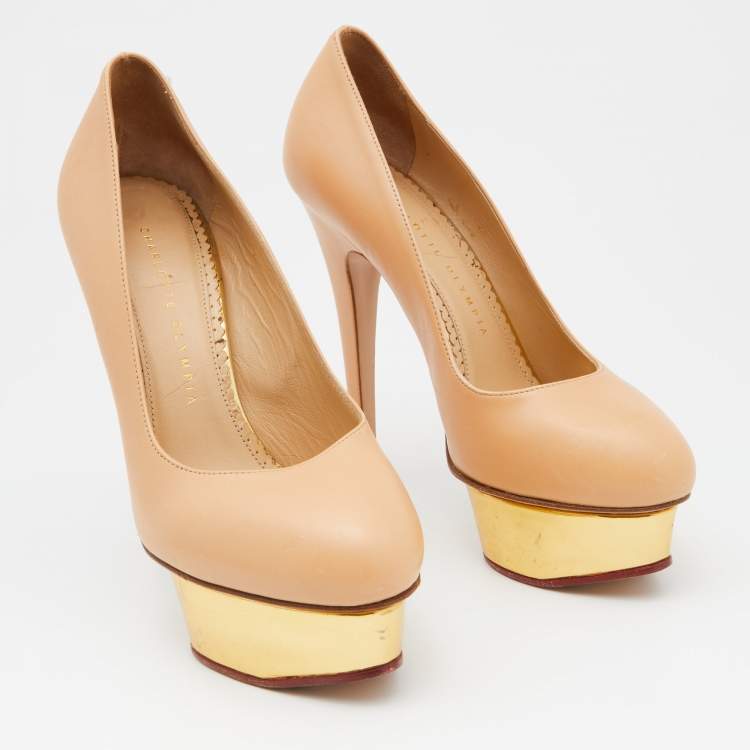 مملوكة مسبقًا Charlotte Olympia Beige/Gold Leather Platform Pumps Size 37