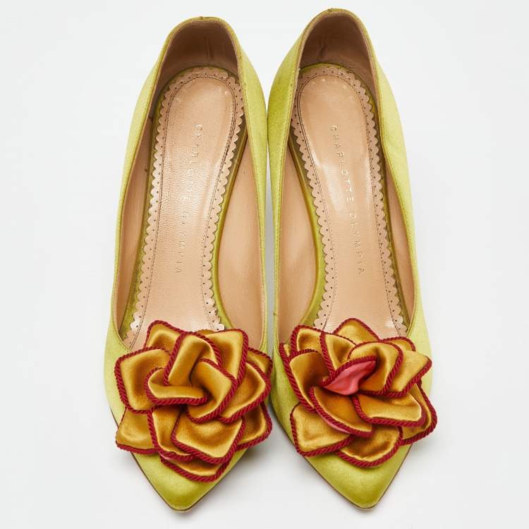 Pre Owned Charlotte Olympia Green Satin Flower Detail Pointed Toe Pumps Size 37