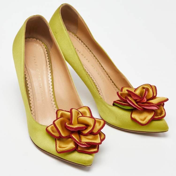 Pre Owned Charlotte Olympia Green Satin Flower Detail Pointed Toe Pumps Size 37