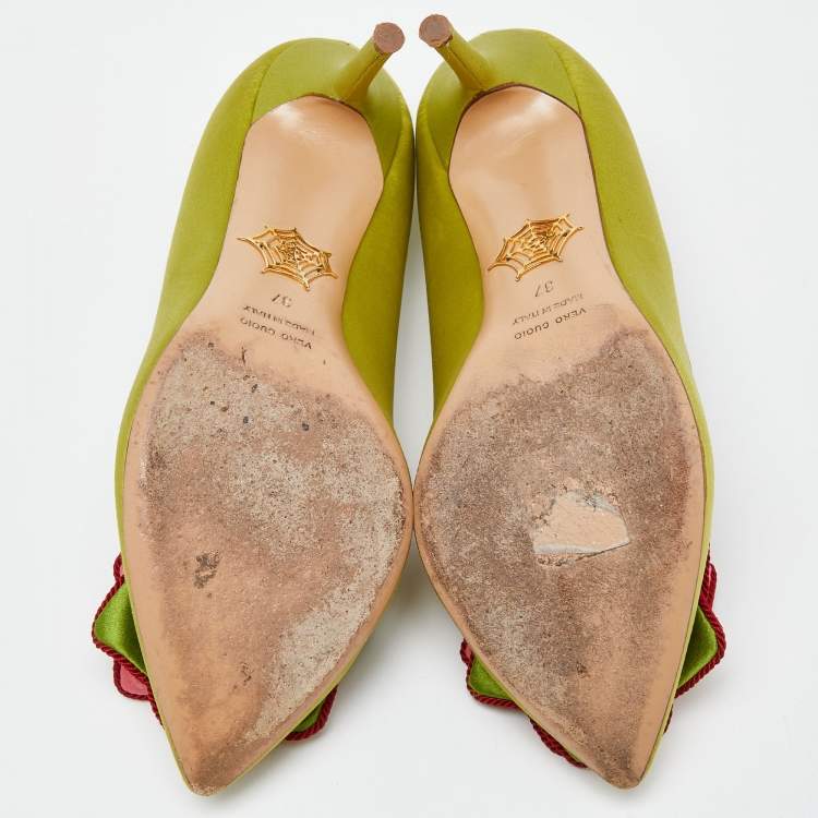 Pre Owned Charlotte Olympia Green Satin Flower Detail Pointed Toe Pumps Size 37