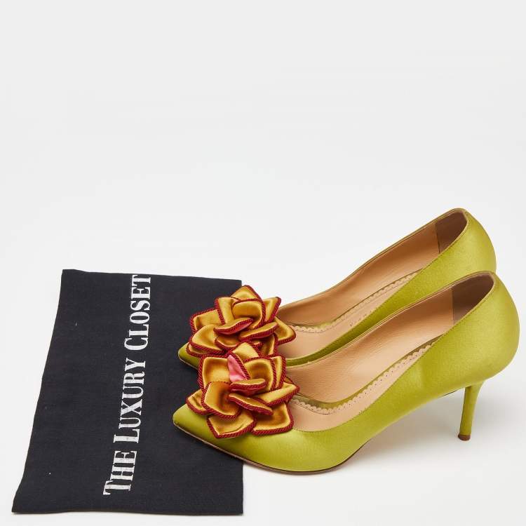 Pre Owned Charlotte Olympia Green Satin Flower Detail Pointed Toe Pumps Size 37