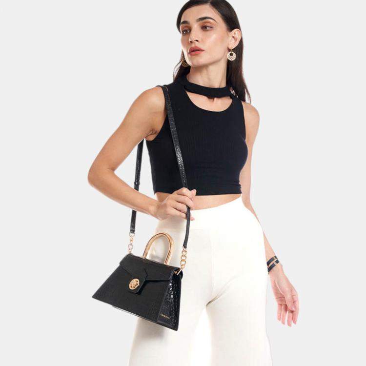Pre Owned Charriol Black Leather Laetitia Crossbody