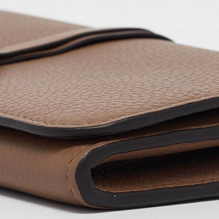 Pre Owned Chloe Brown Grained Leather Alphabet Flap Continental Wallet