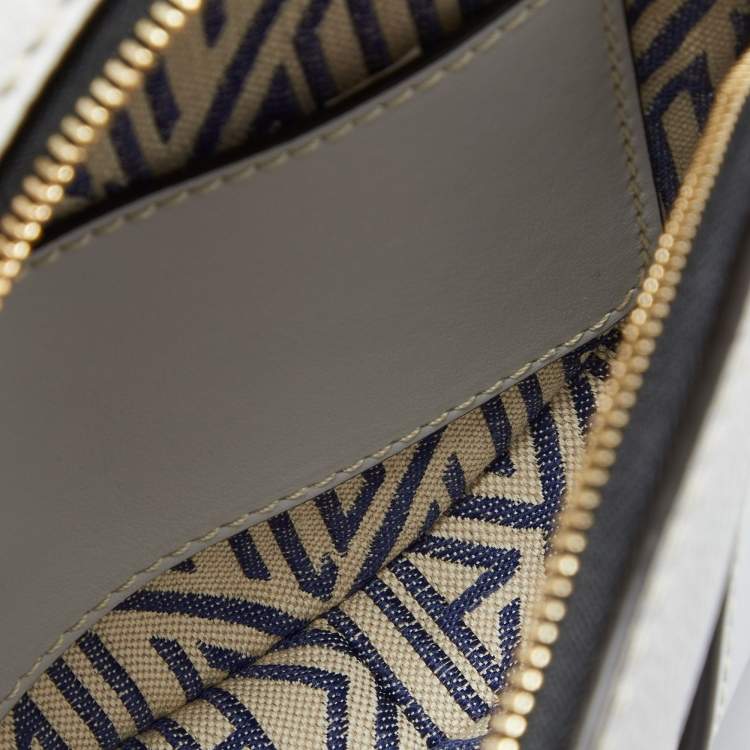 Pre Owned Chloé Grey Leather Daria Crossbody Bag