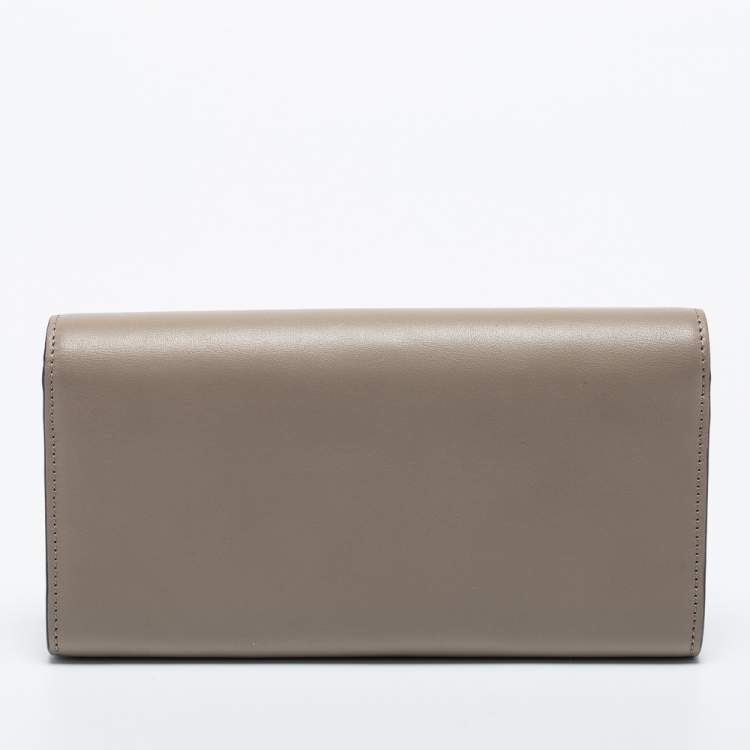 Pre Owned Chloe Taupe Leather Georgia Continental Wallet